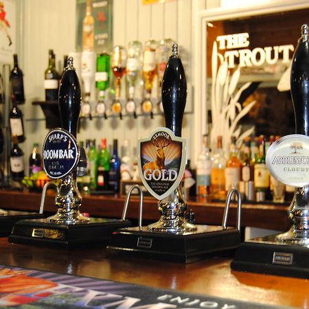 The Trout Inn Tiverton  Eksteriør bilde